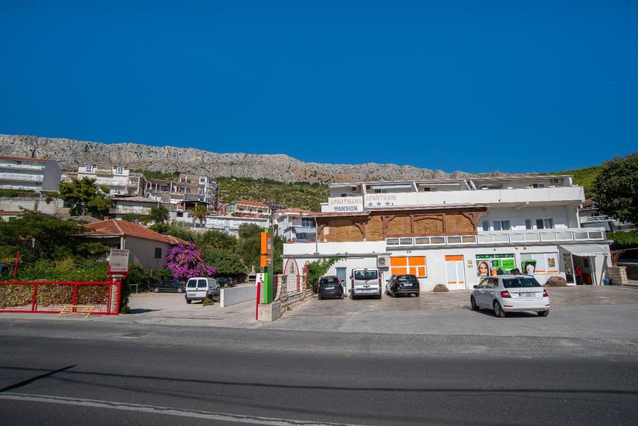 Apartments By The Sea Sumpetar, Omis - 2808 외부 사진