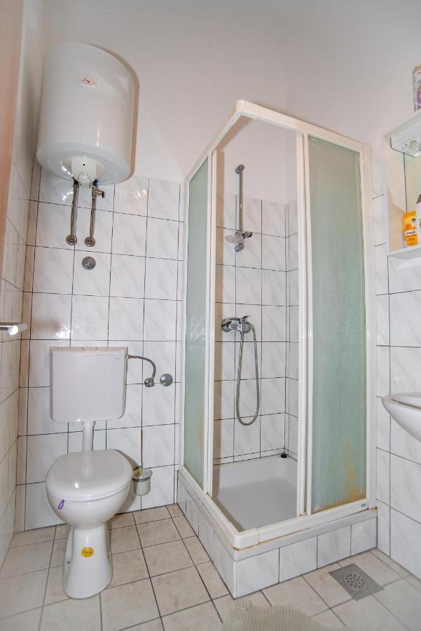 Apartments By The Sea Sumpetar, Omis - 2808 외부 사진