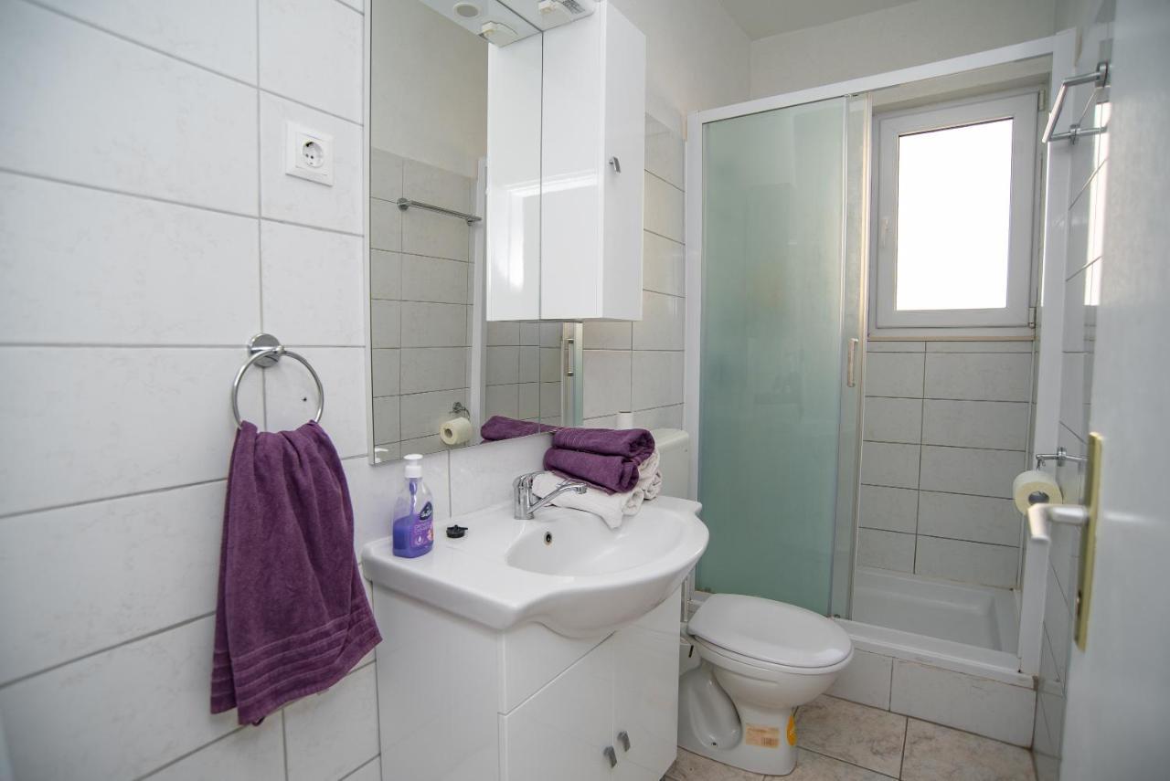 Apartments By The Sea Sumpetar, Omis - 2808 외부 사진