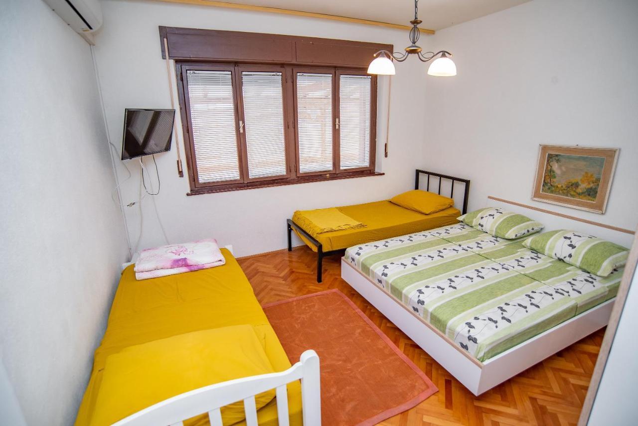 Apartments By The Sea Sumpetar, Omis - 2808 외부 사진